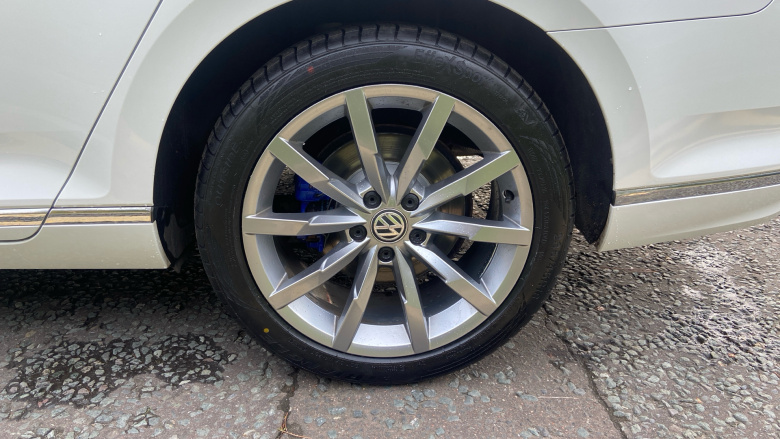 Volkswagen Passat 1.4 TSI PHEV GTE Advance 4dr DSG Saloon